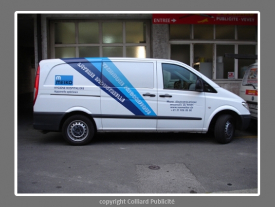 Image Pose d'autocollants sur voiture pour la maison Seematter SA - St-L&eacute;gier / Vaud